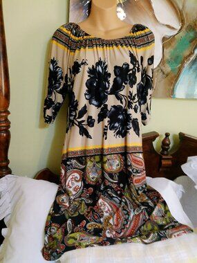 TIANNA B DRESS SIZE MEDIUM GOOD CONDITION